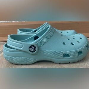 Crocs Classic Clogs, Teal / Aqua color; size 4 Men’s / 6 Women’s